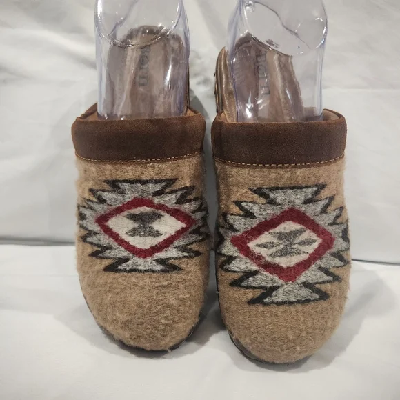 Born Tan Slip-On Clogs with Geometric Design - Picture 4 of 9